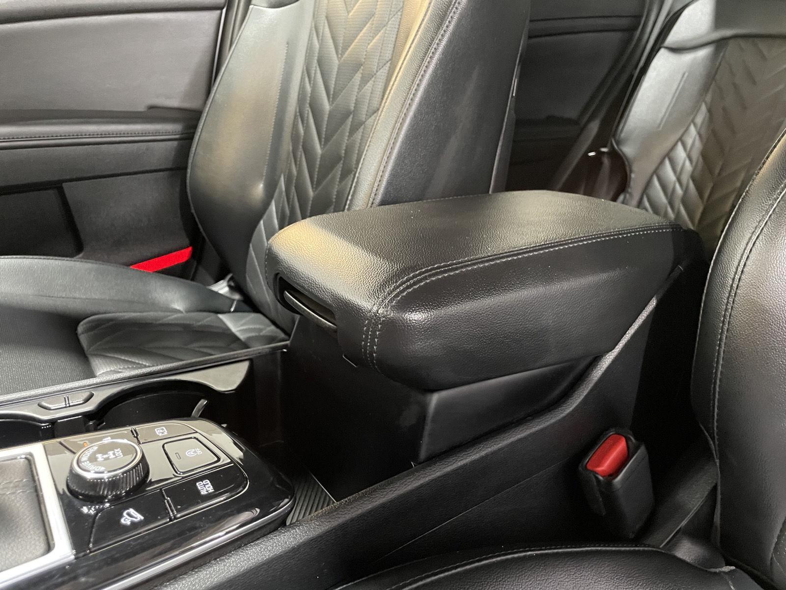 Vehicle photo 36