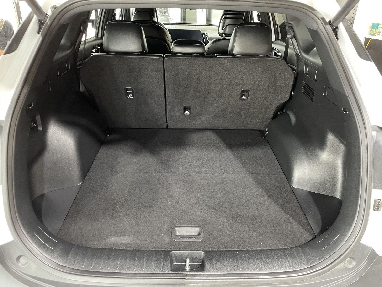 Vehicle photo 38