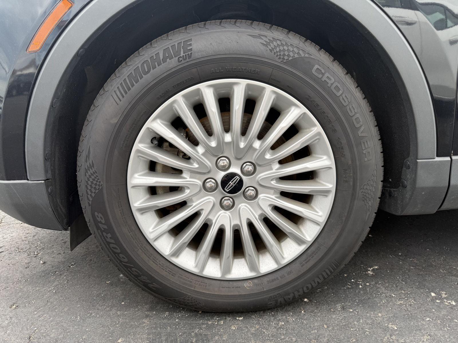 Vehicle photo 10