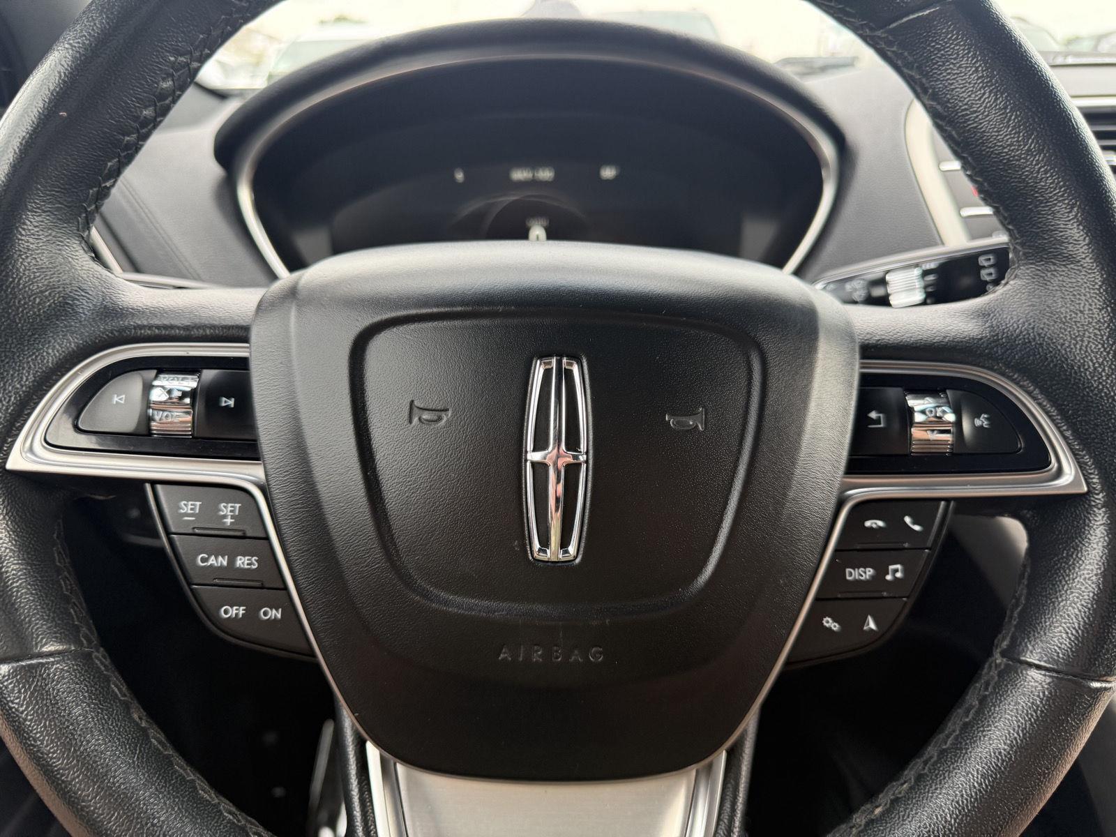 Vehicle photo 13