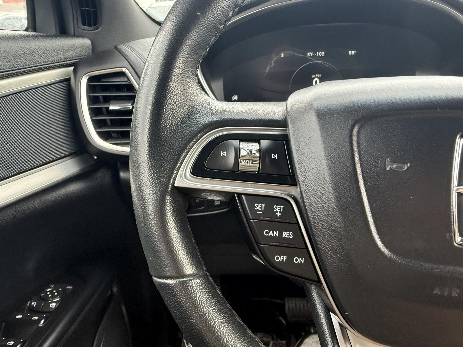 Vehicle photo 14