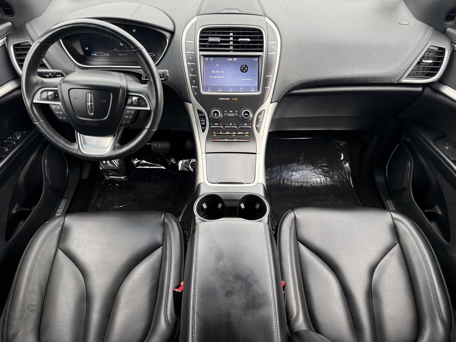 Vehicle photo 17