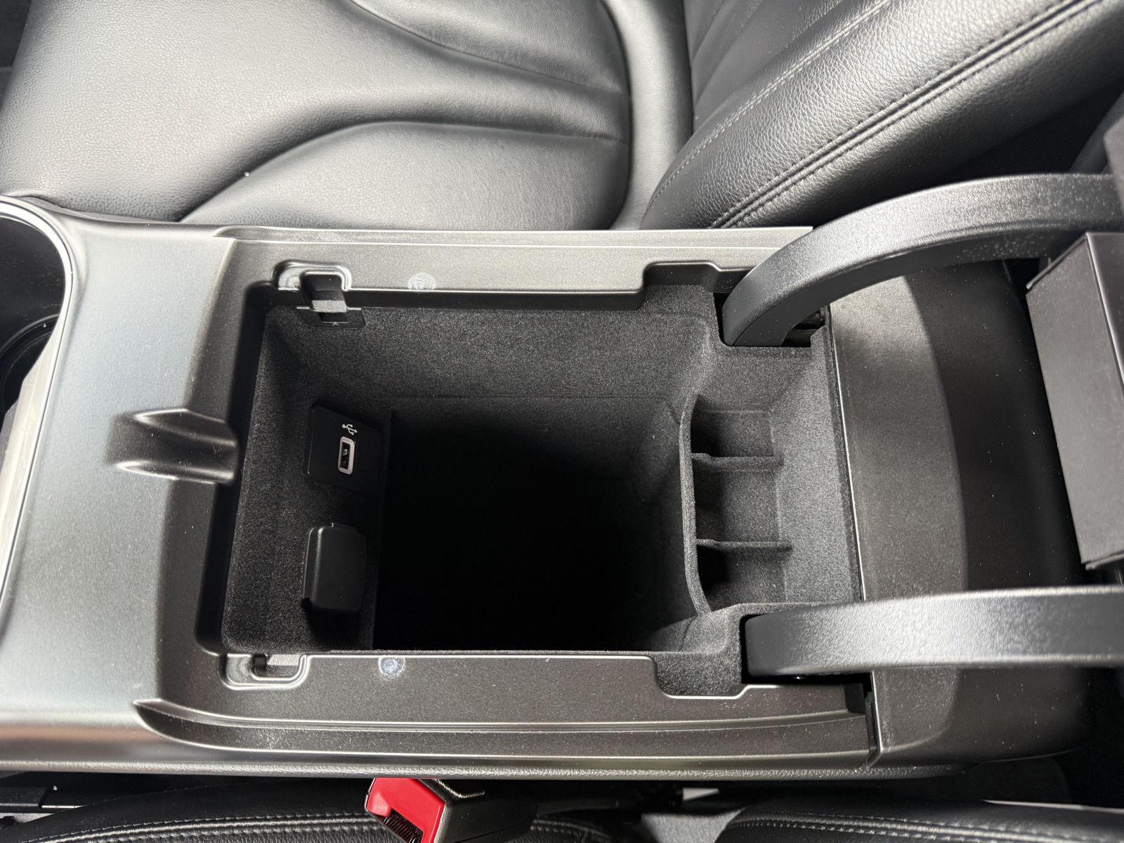 Vehicle photo 36