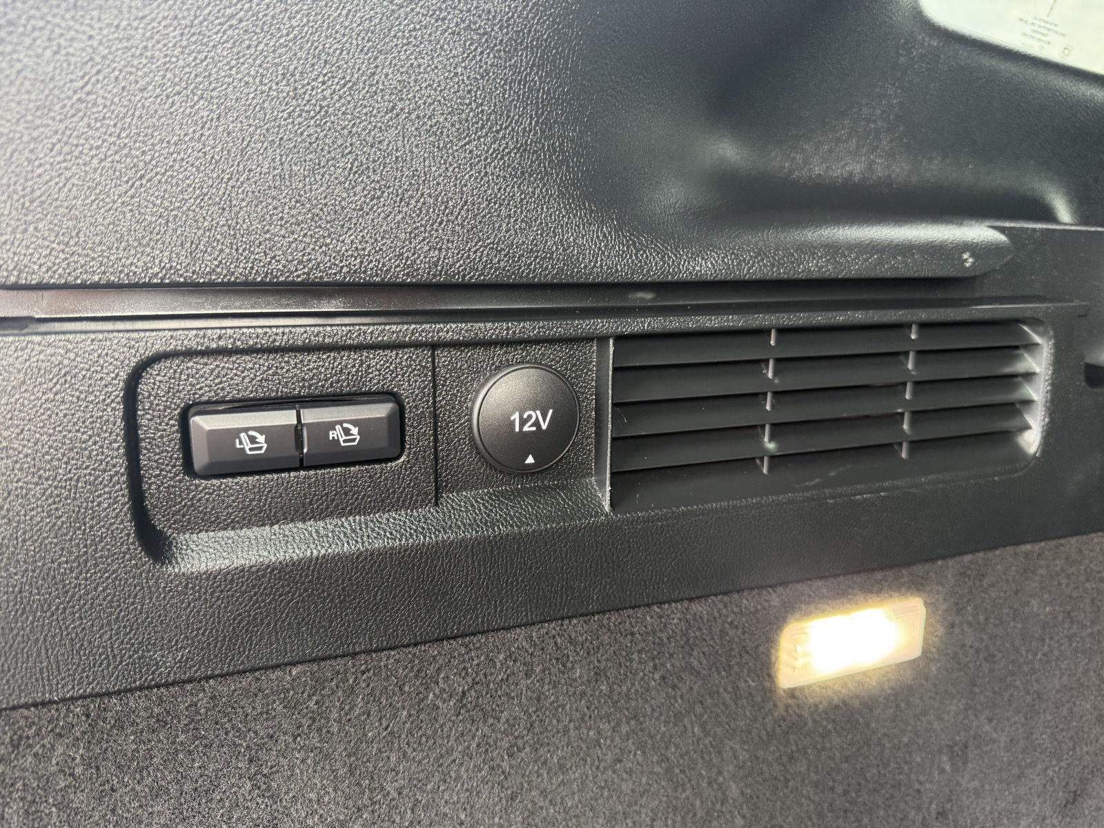 Vehicle photo 41