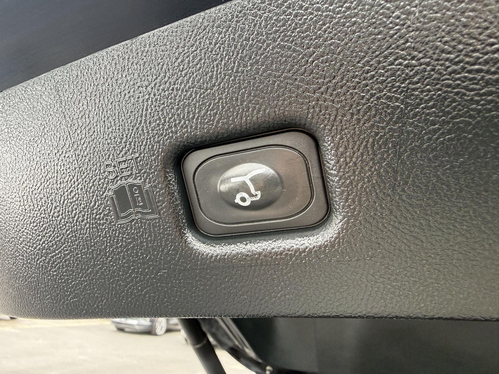 Vehicle photo 42