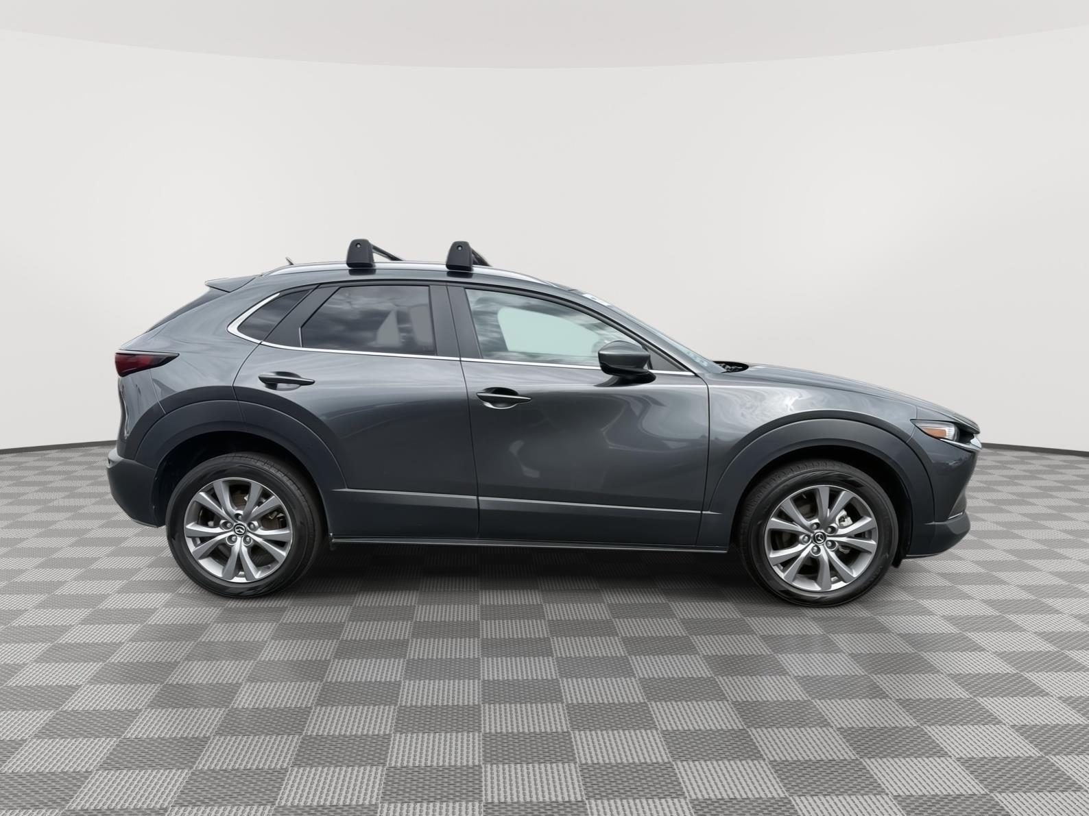 Vehicle photo 6