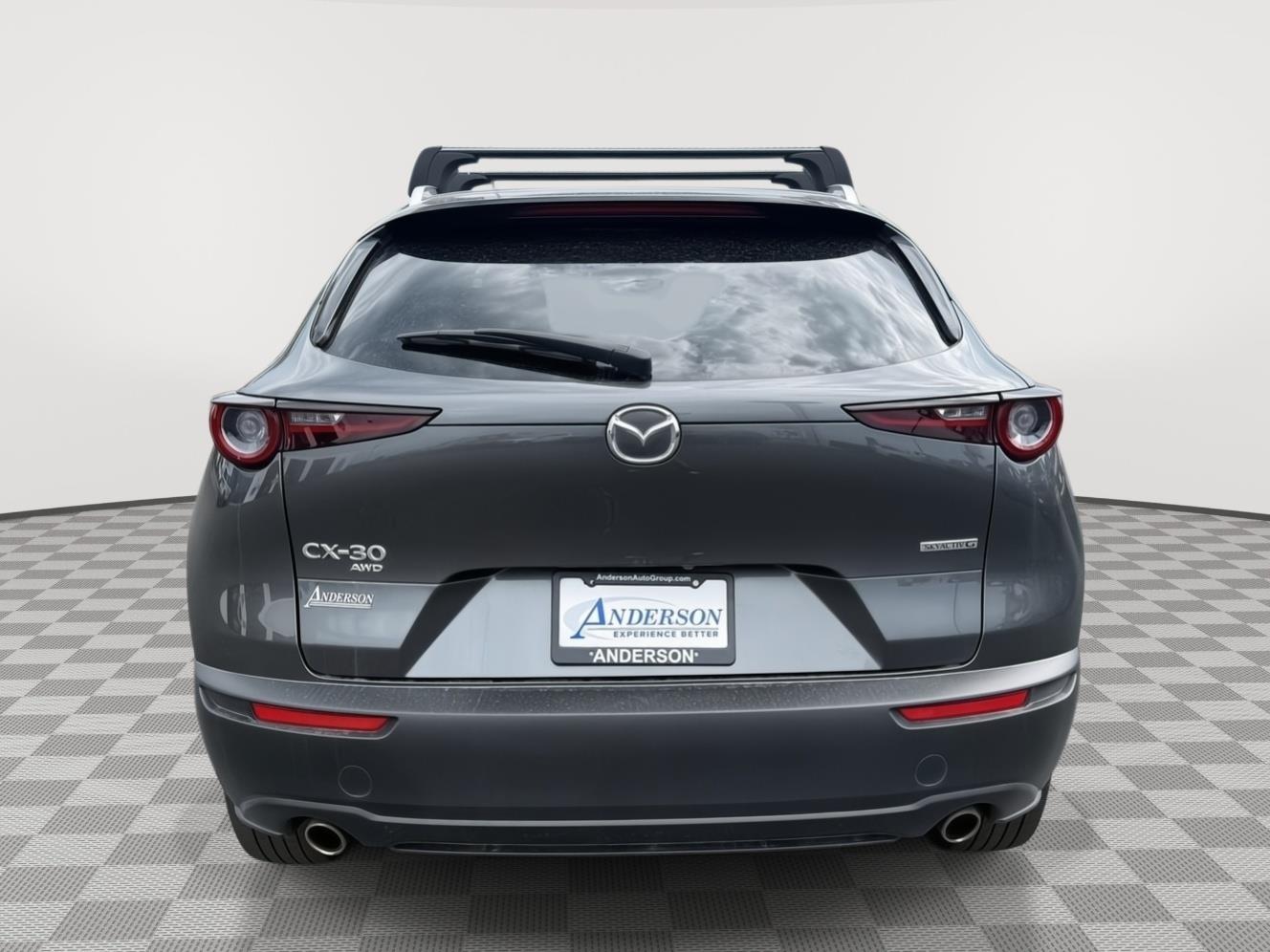Vehicle photo 8