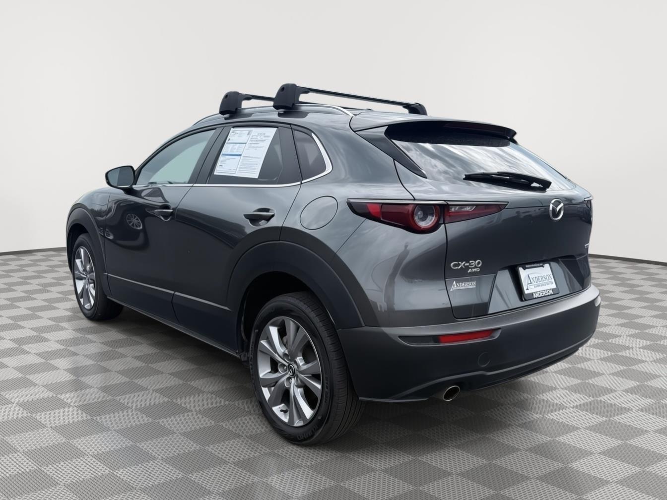 Vehicle photo 9