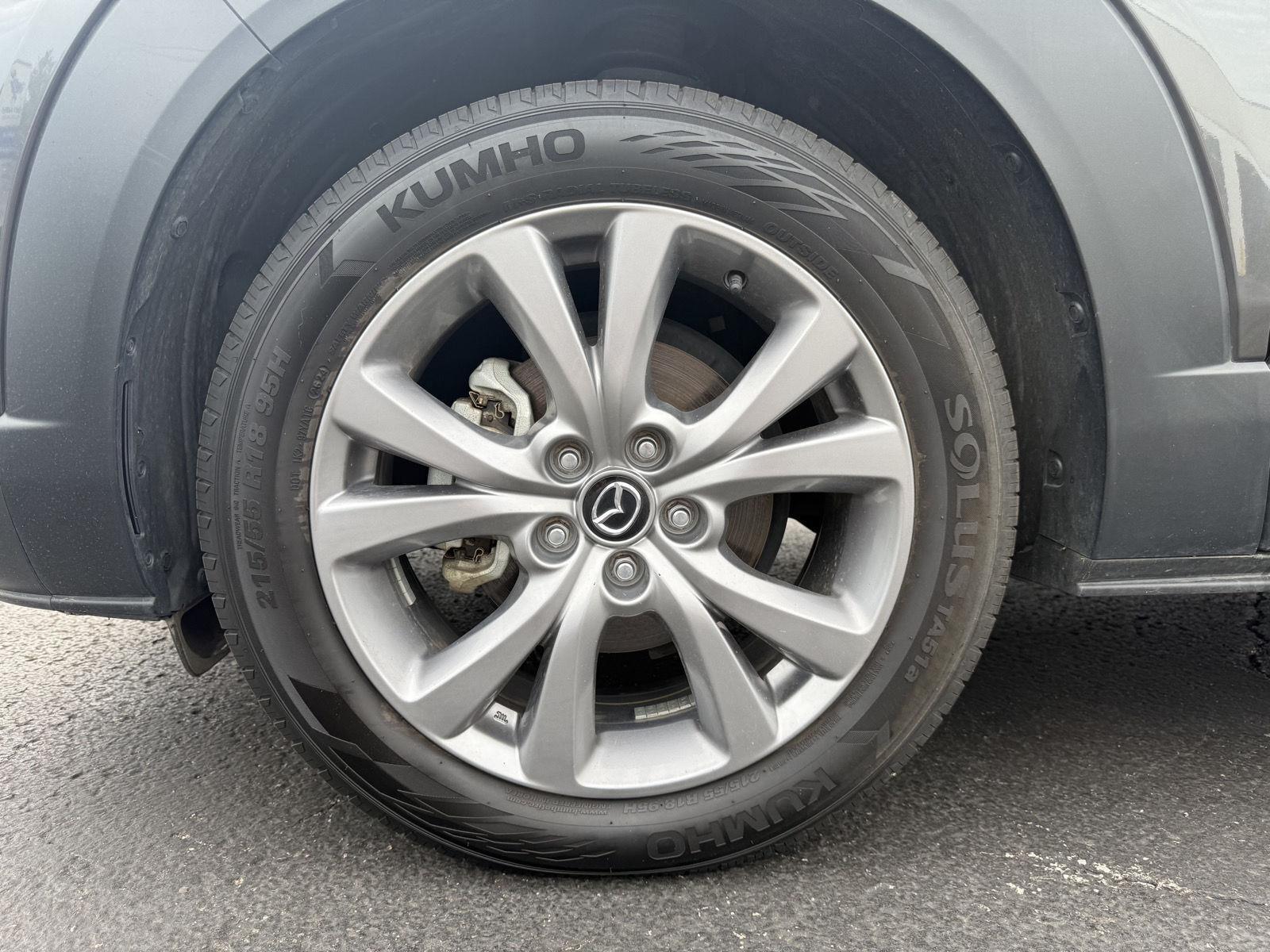 Vehicle photo 10