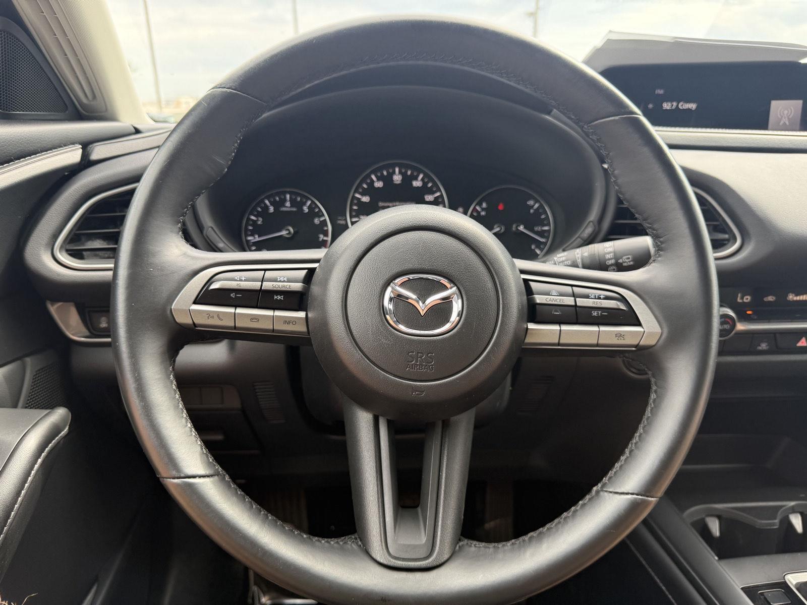 Vehicle photo 12