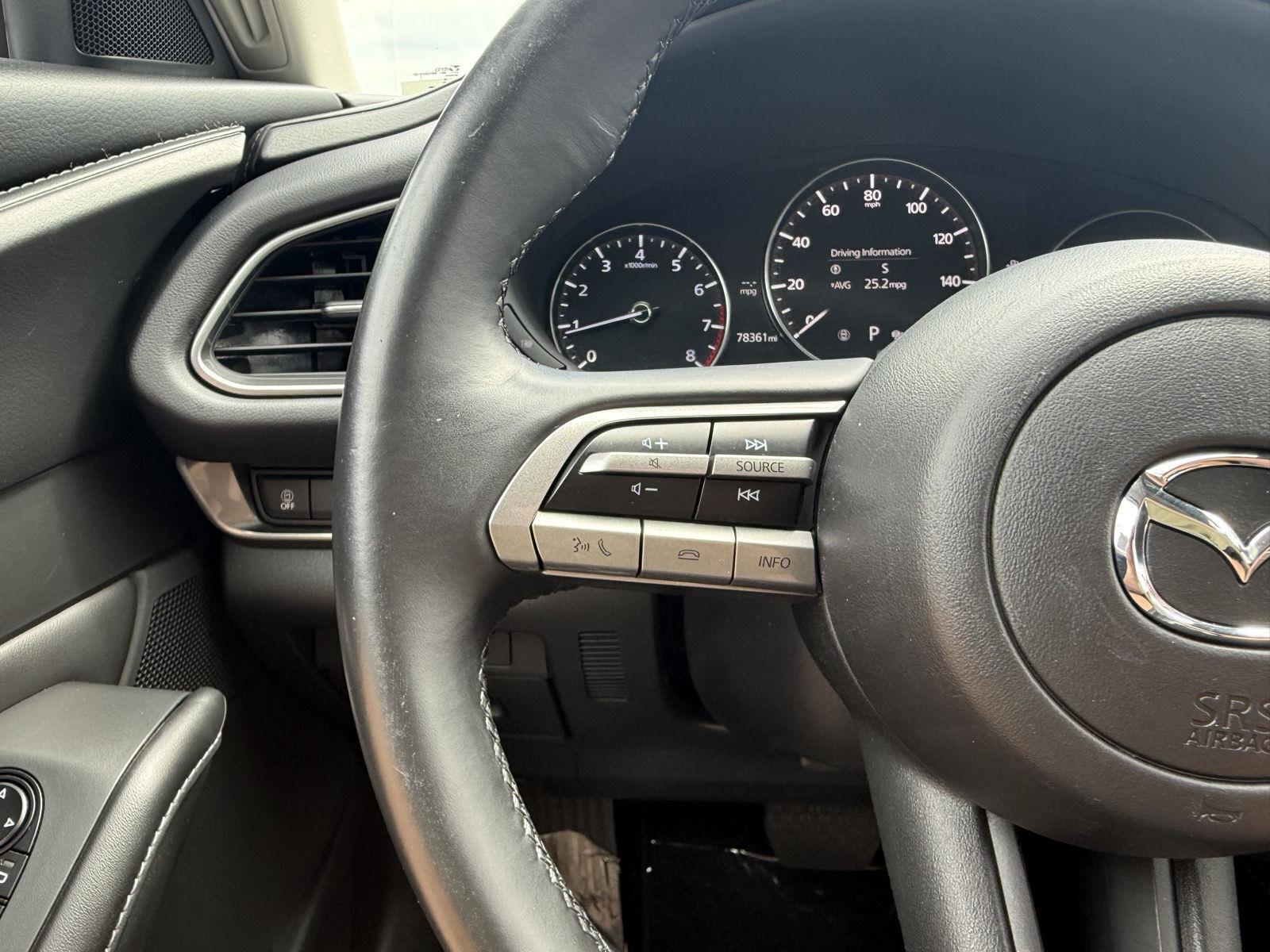 Vehicle photo 14