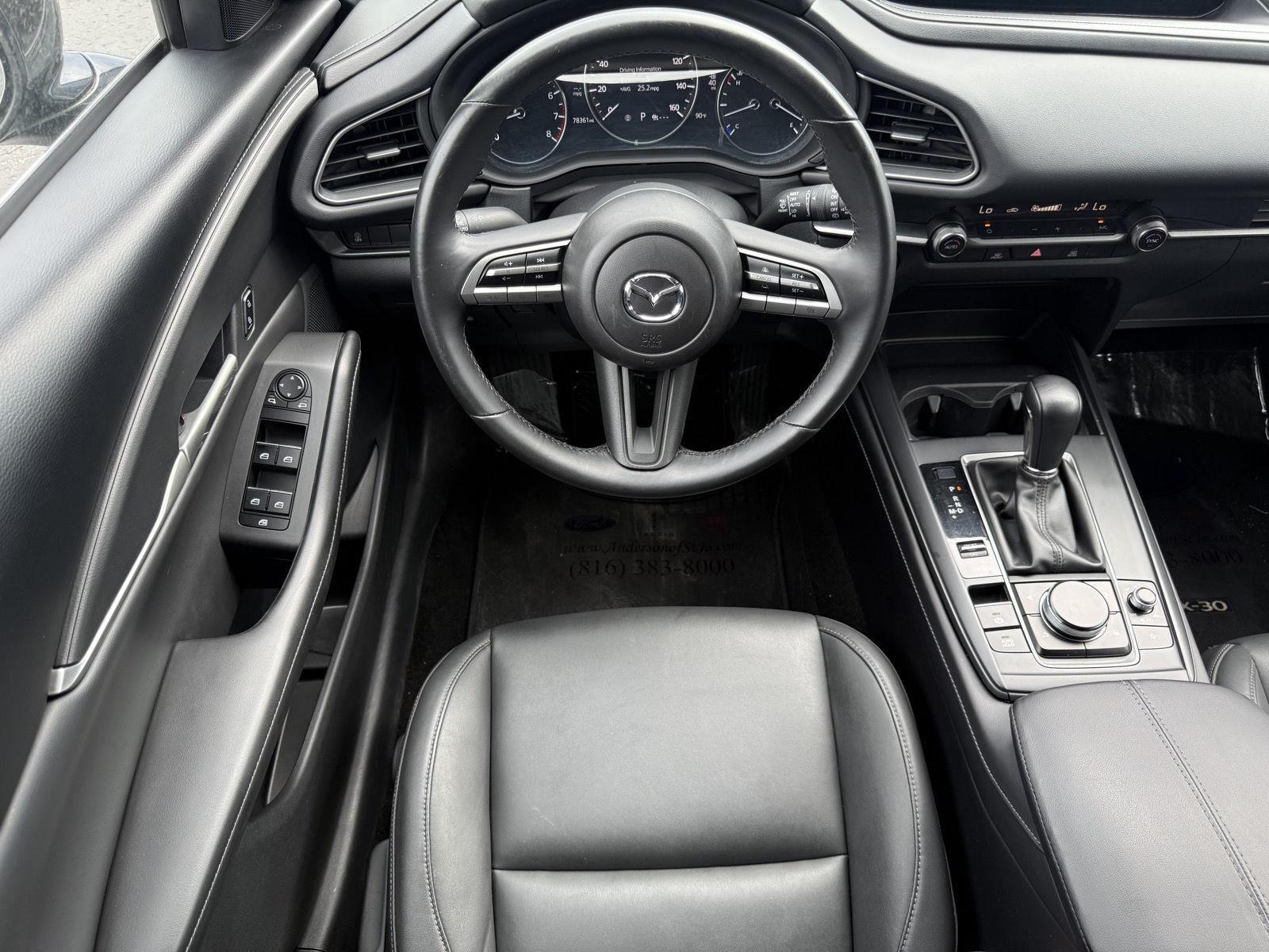 Vehicle photo 17