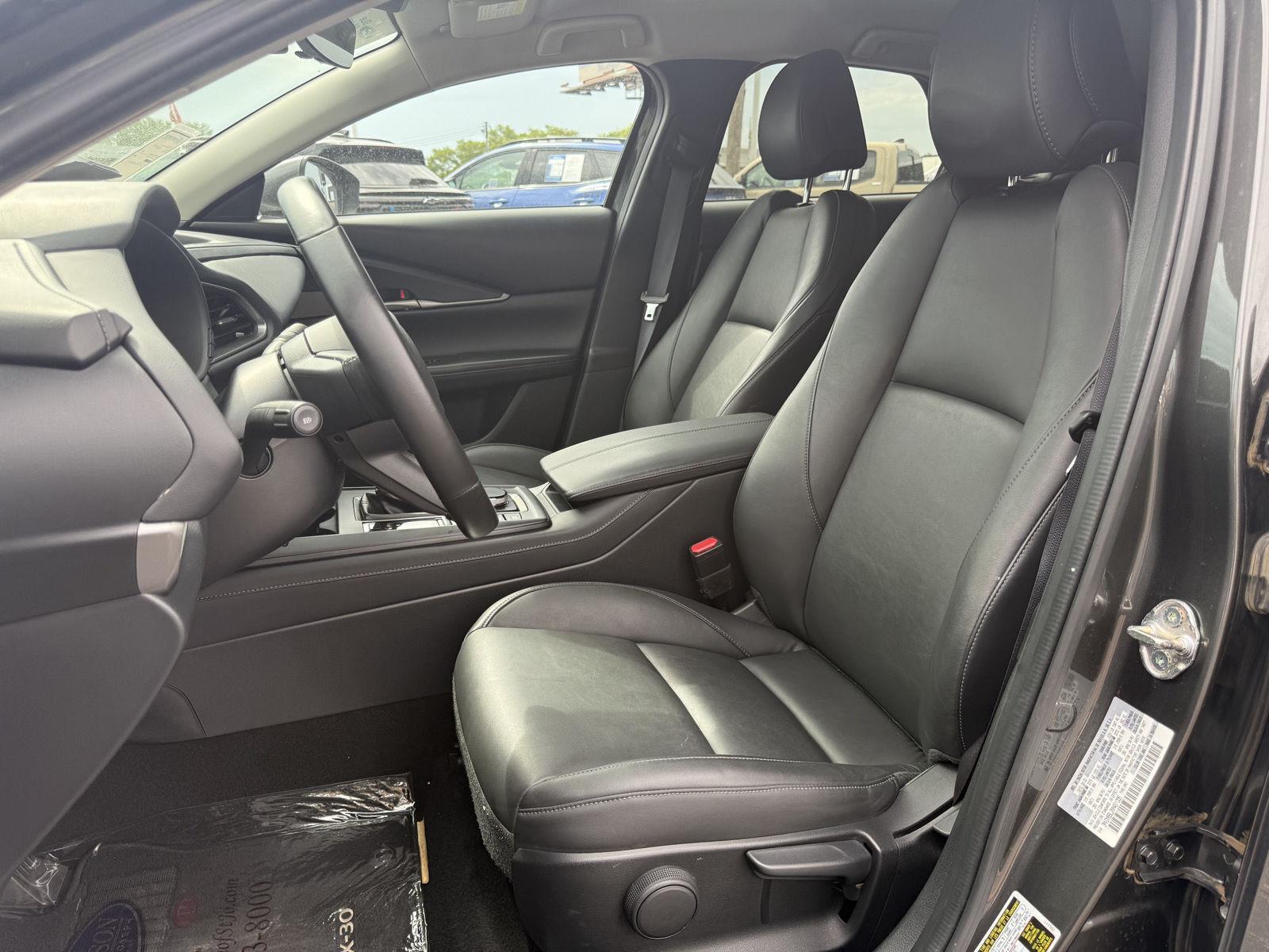 Vehicle photo 18