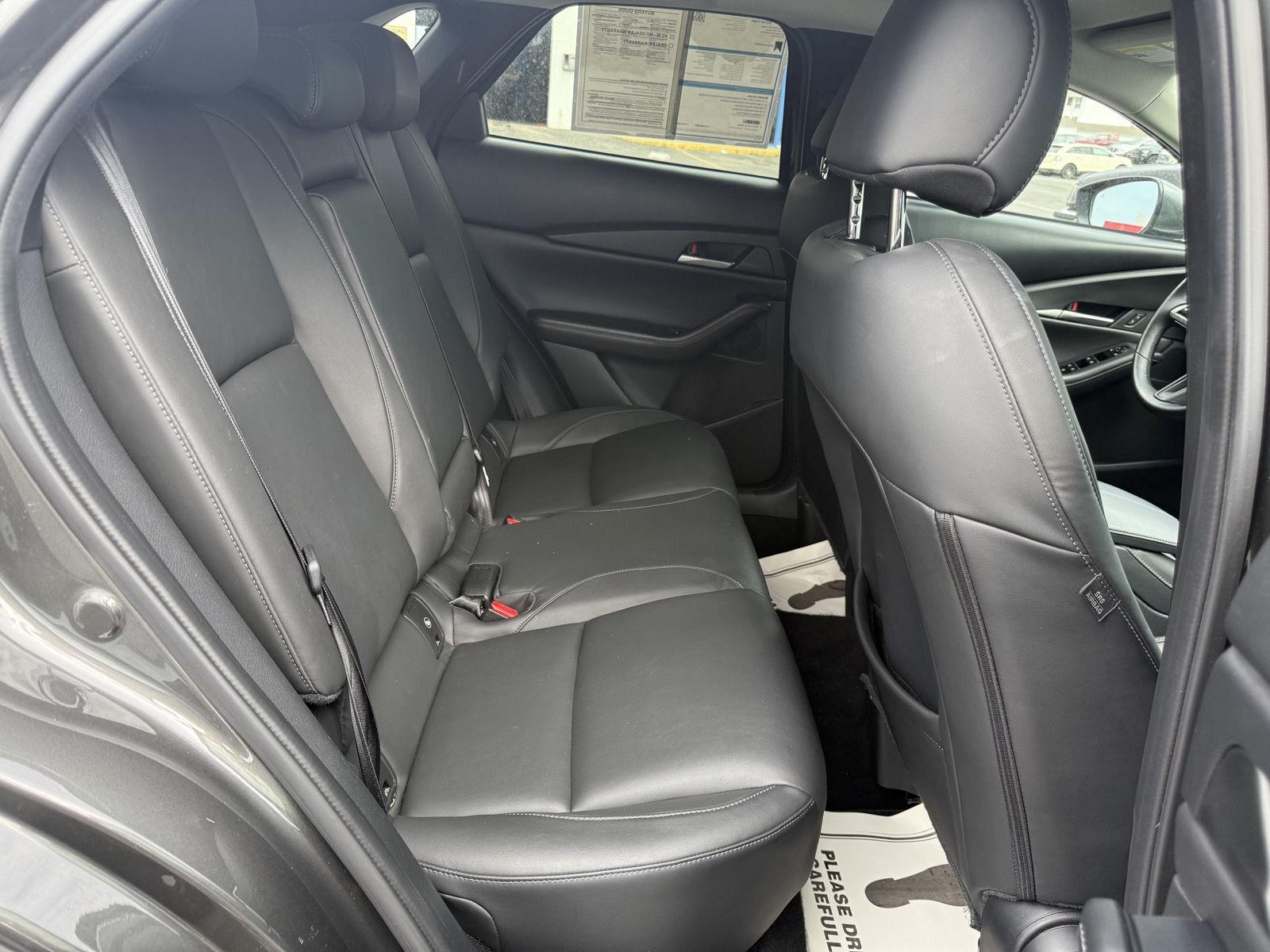 Vehicle photo 23