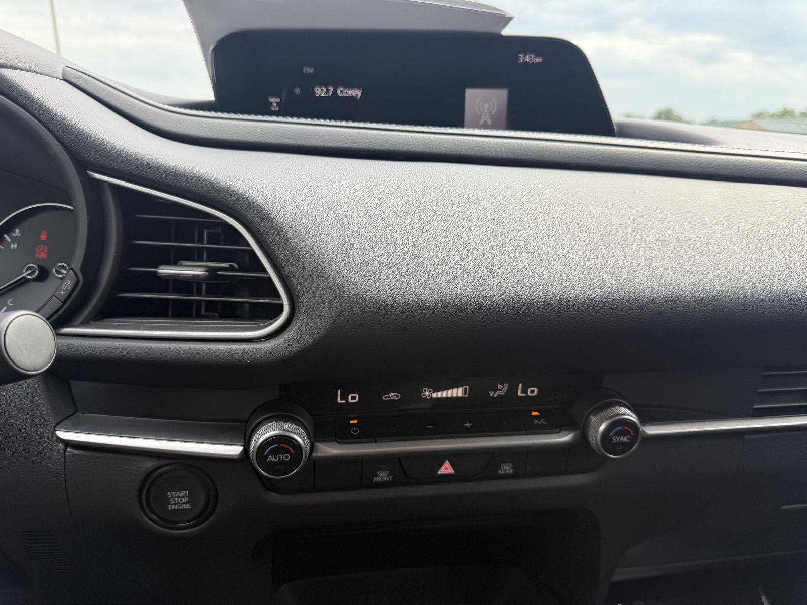 Vehicle photo 28