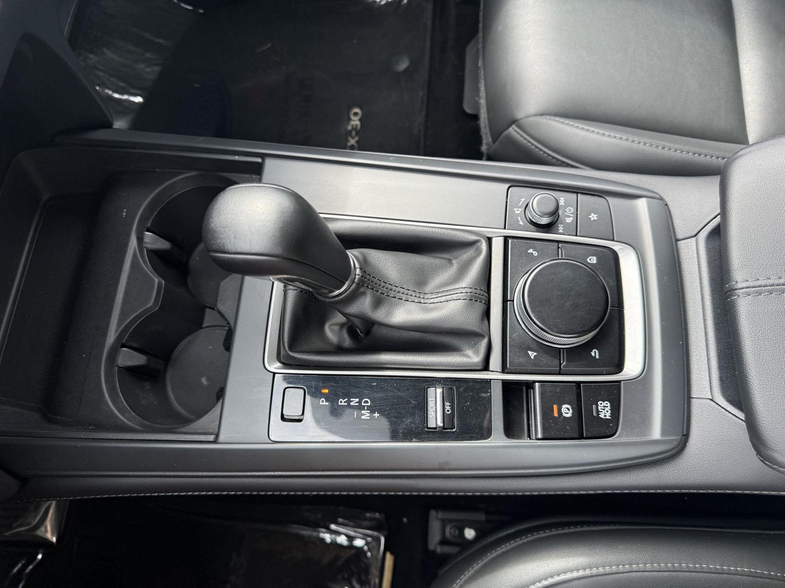 Vehicle photo 30