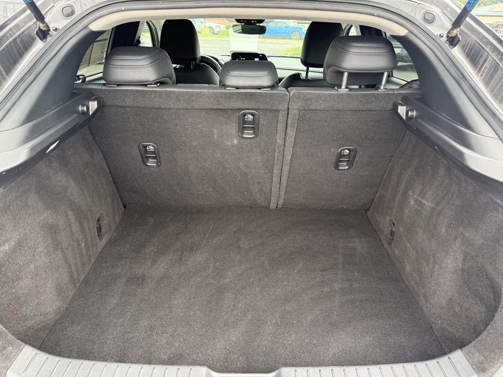 Vehicle photo 37
