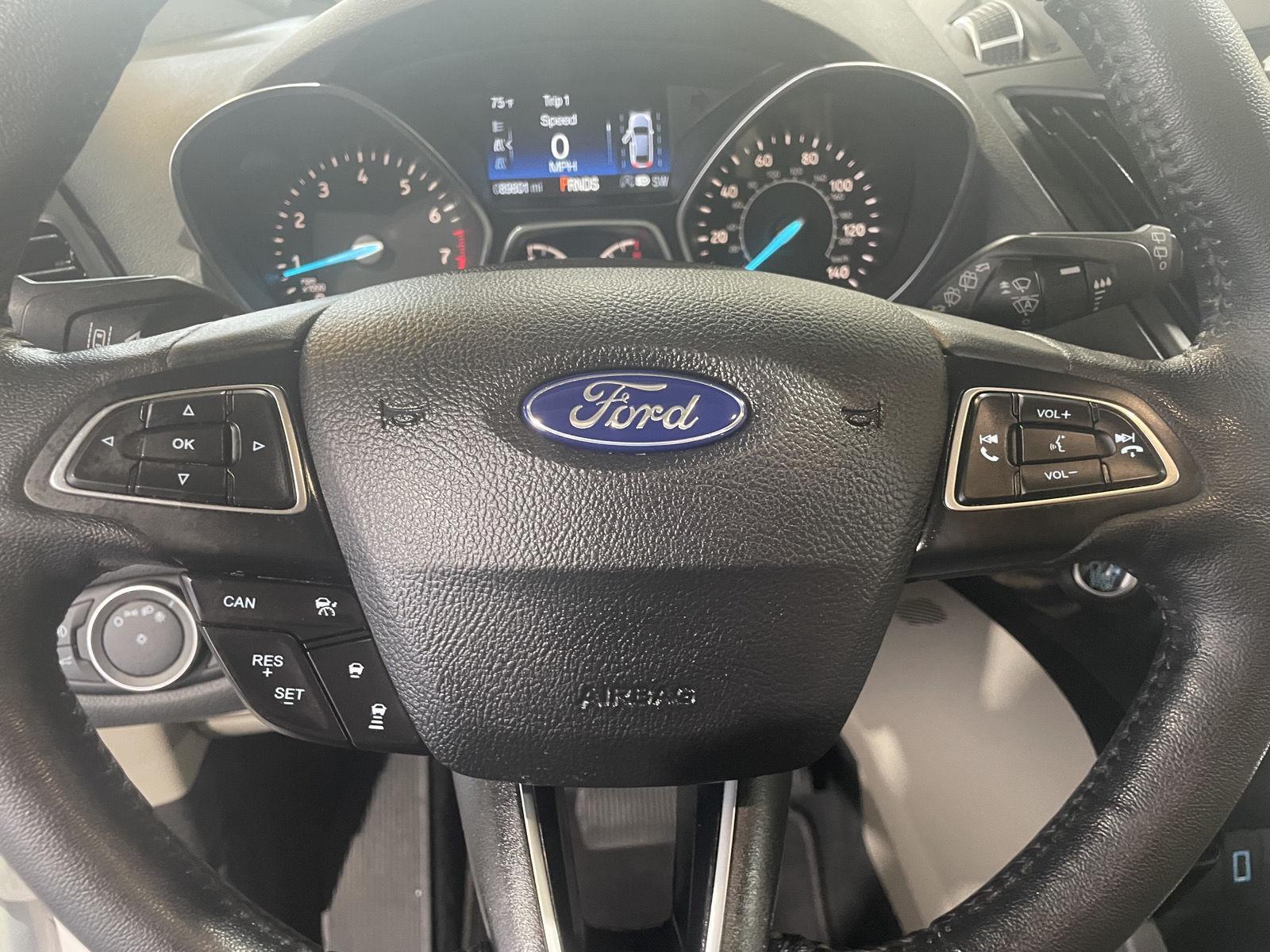 Vehicle photo 13