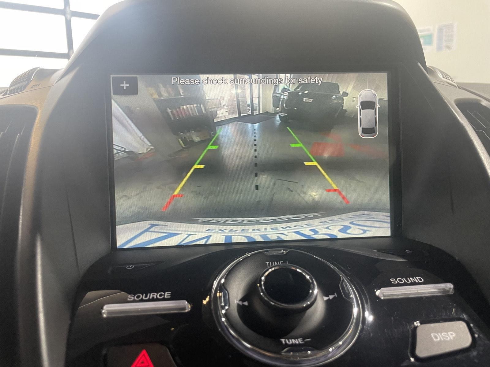 Vehicle photo 34