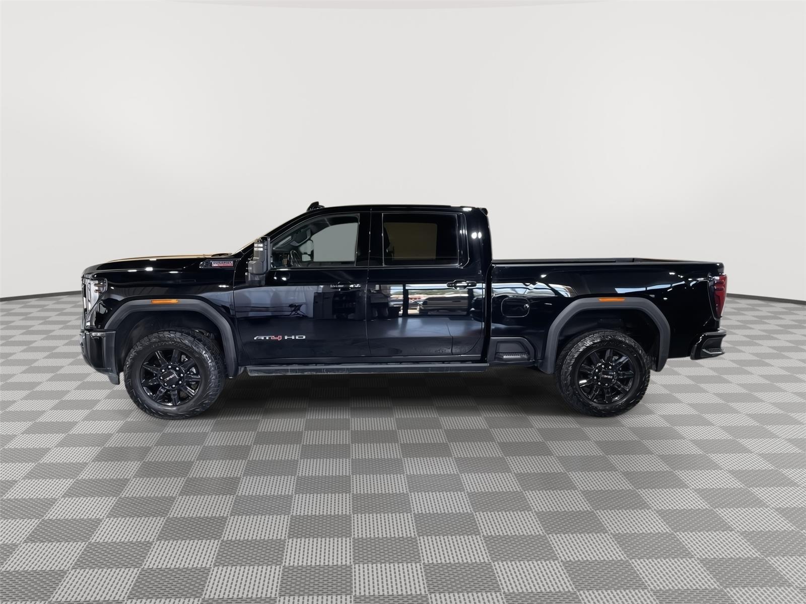 Vehicle photo 2
