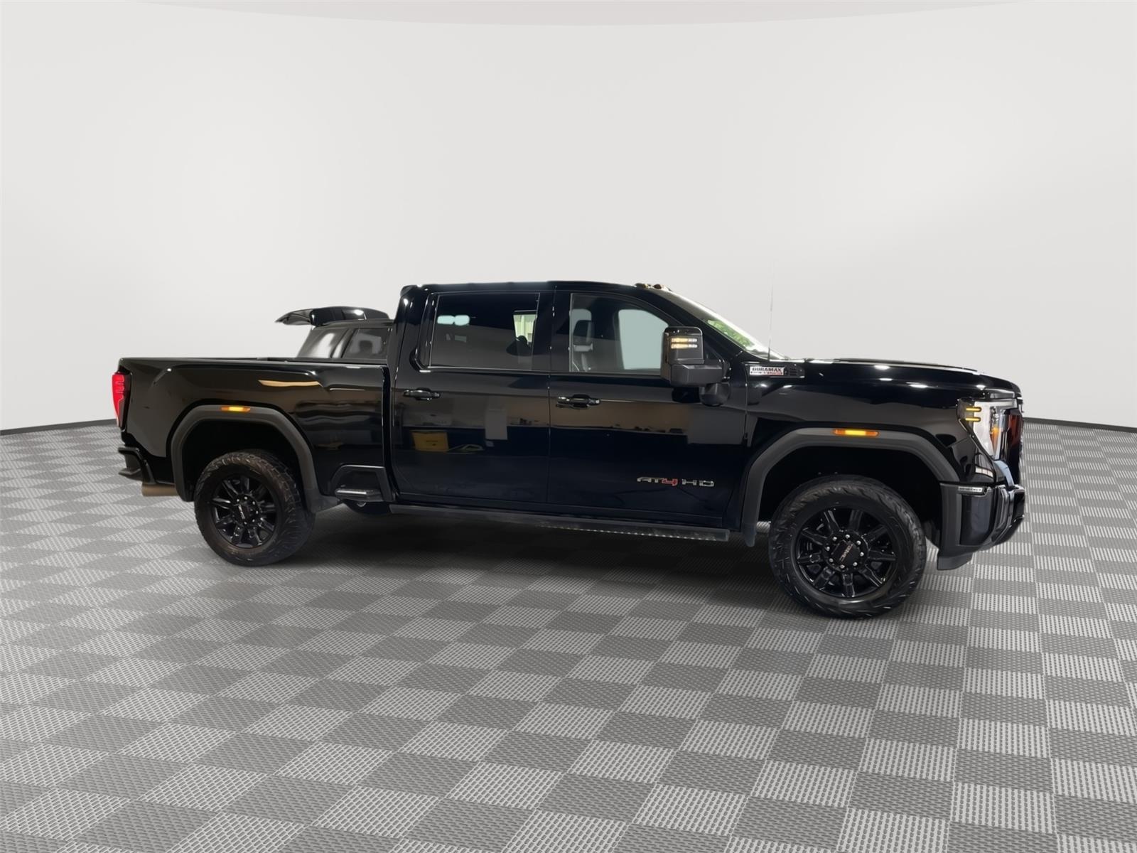 Vehicle photo 7