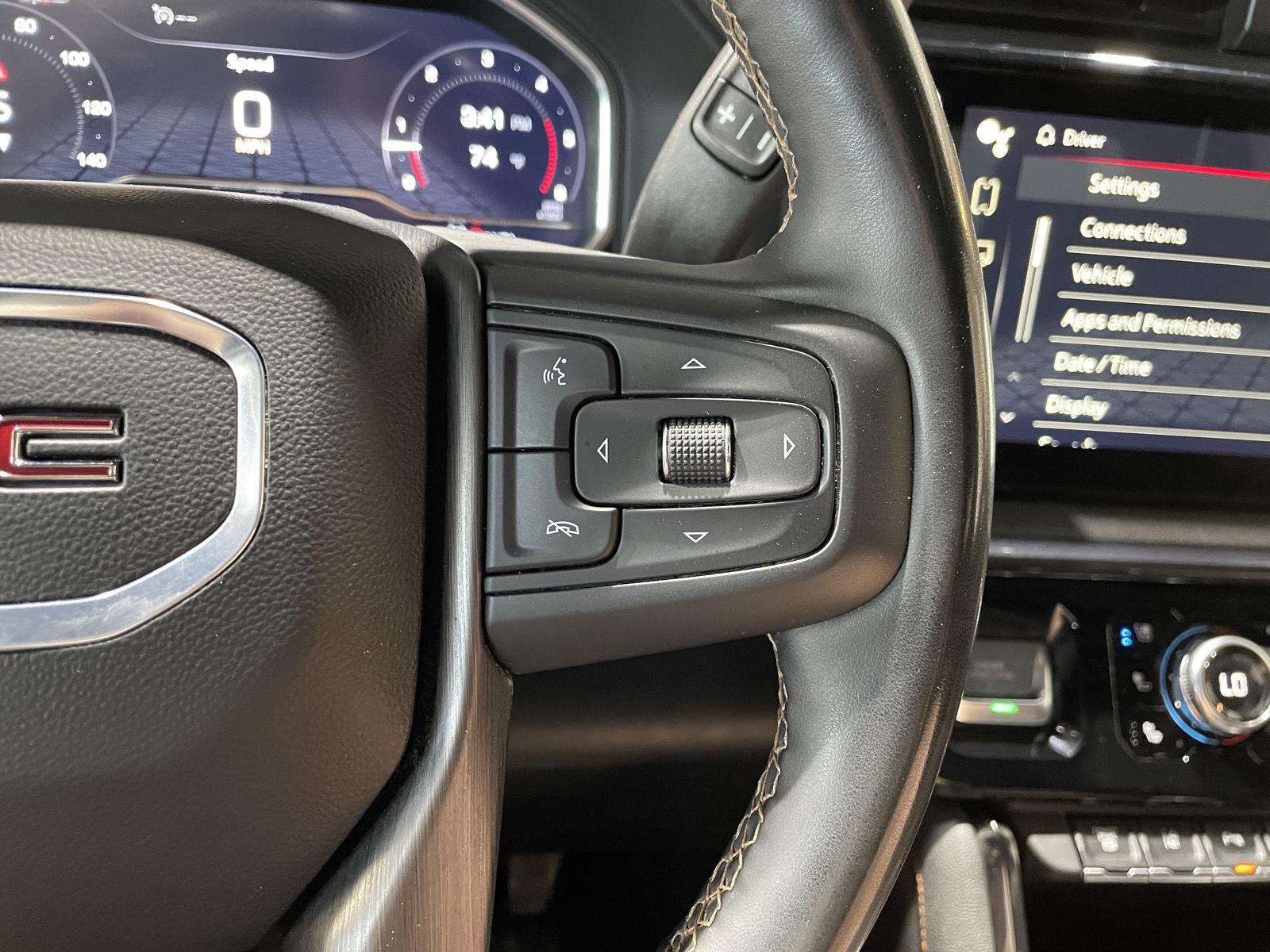 Vehicle photo 15