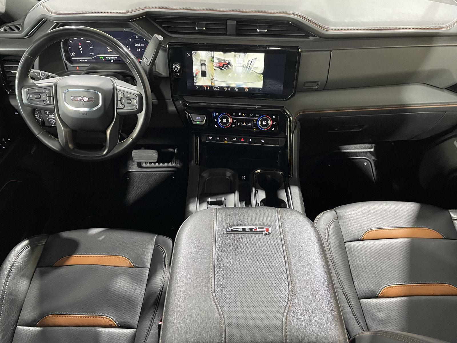 Vehicle photo 17