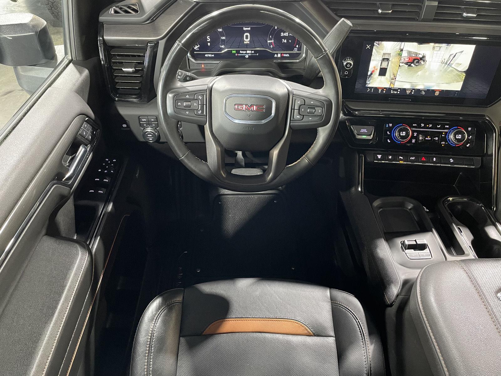 Vehicle photo 18