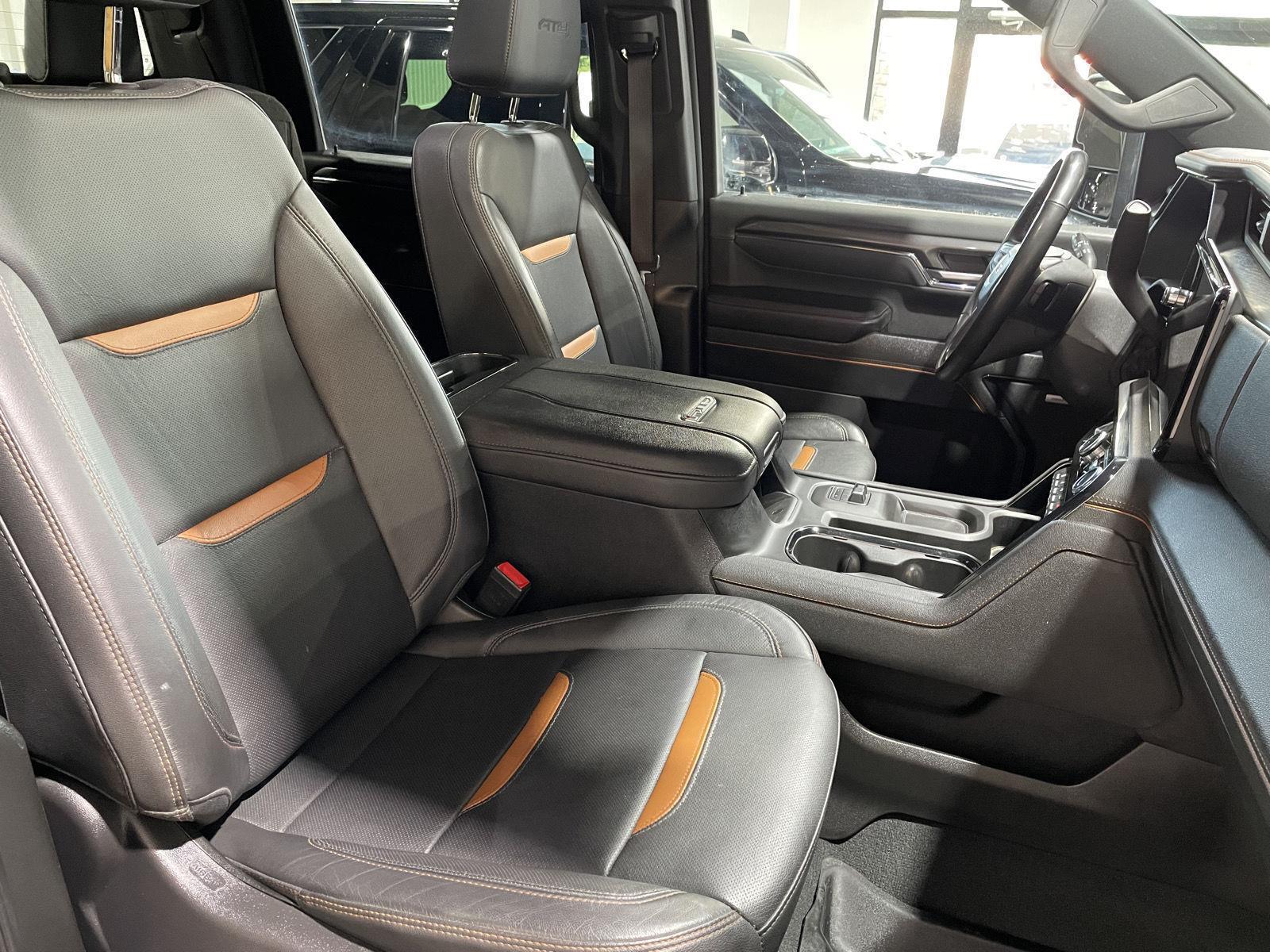 Vehicle photo 28