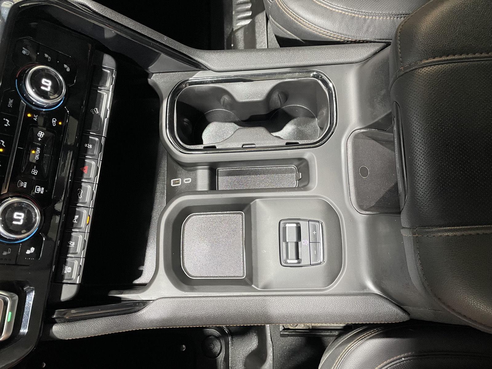 Vehicle photo 37