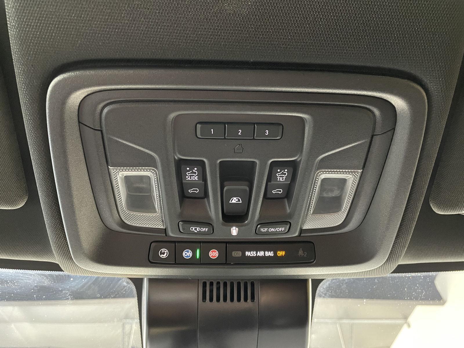 Vehicle photo 42