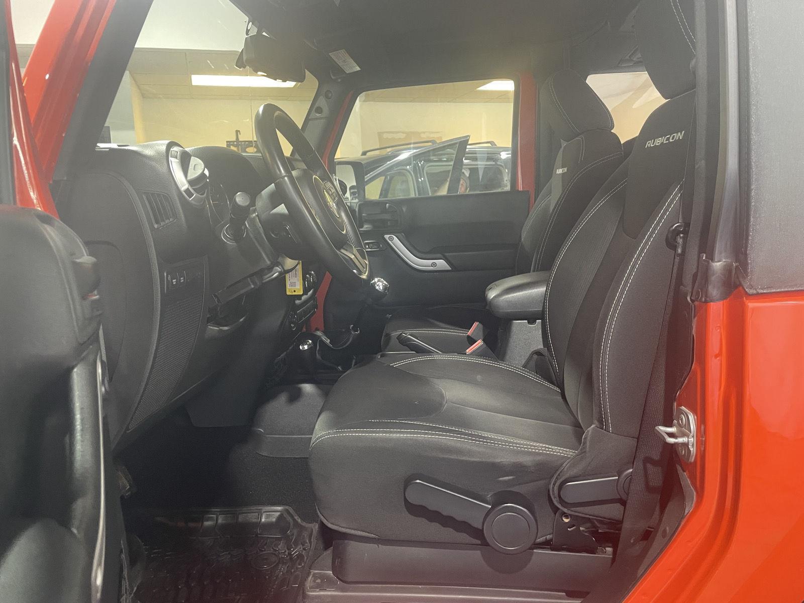 Vehicle photo 17