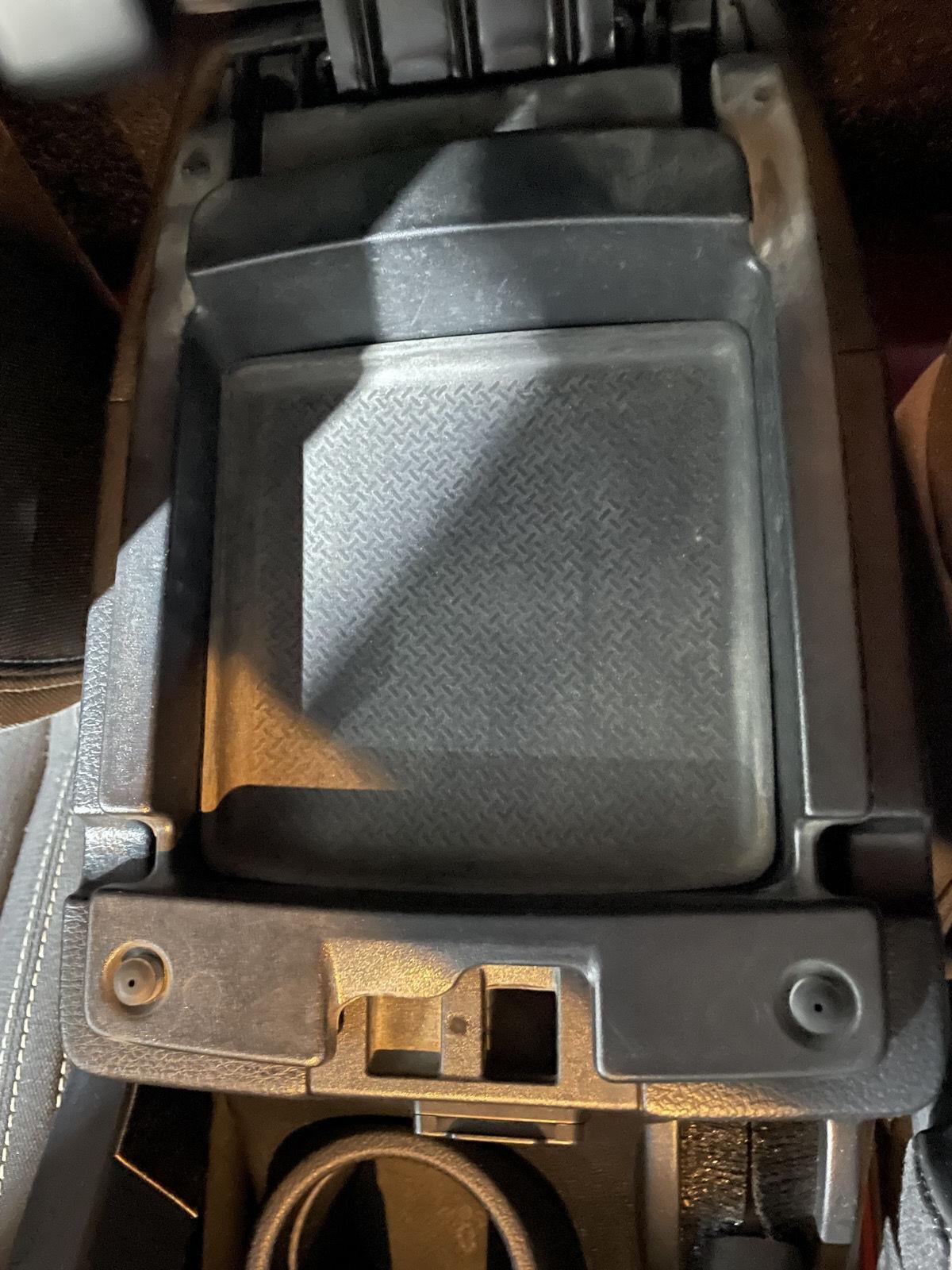 Vehicle photo 24