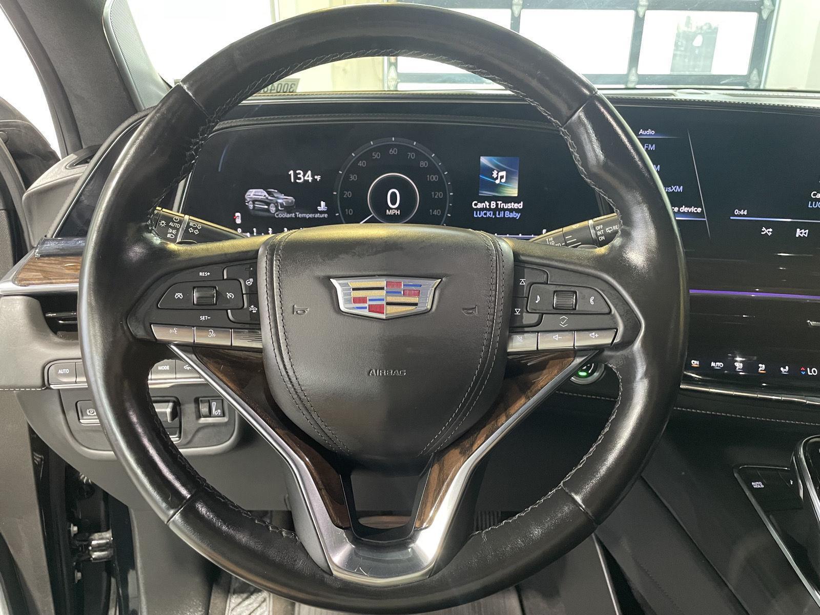 Vehicle photo 12