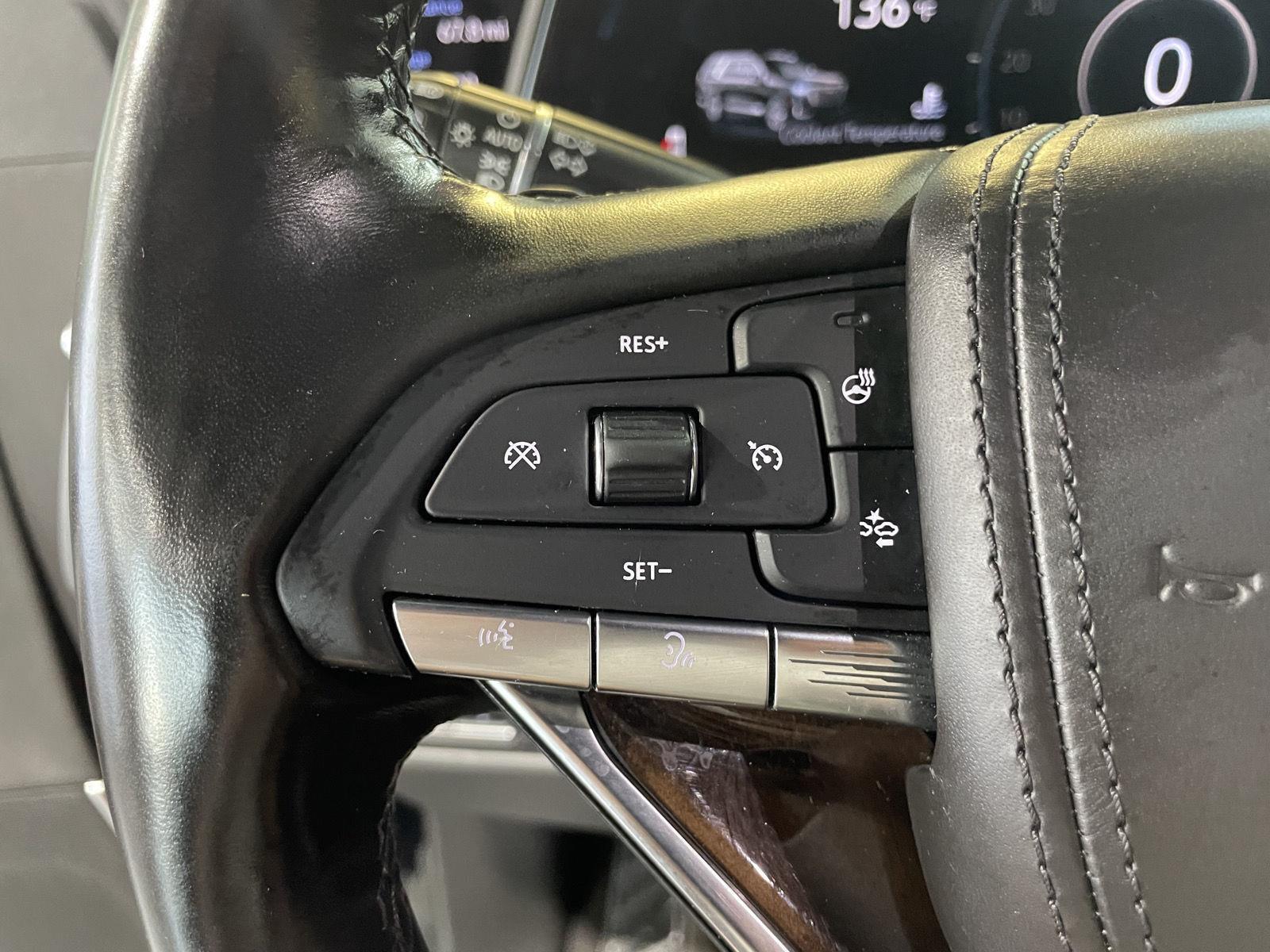 Vehicle photo 14