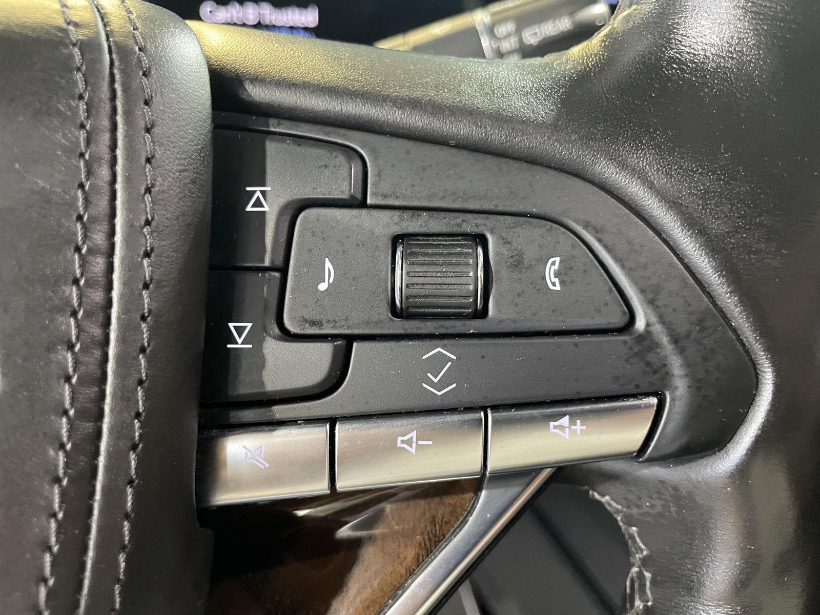 Vehicle photo 15