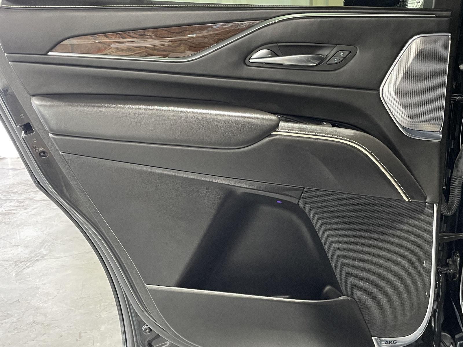Vehicle photo 21