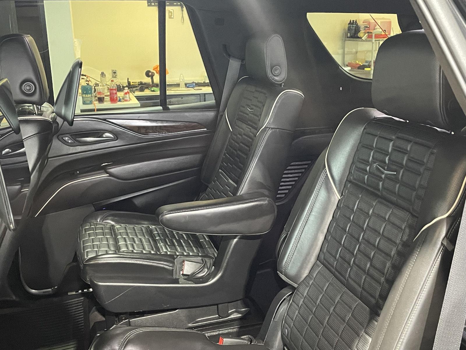 Vehicle photo 23