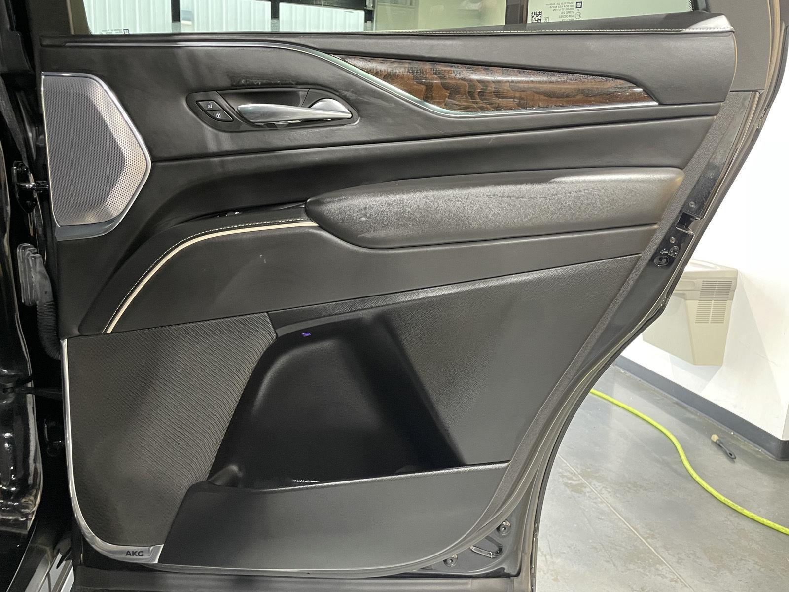 Vehicle photo 25