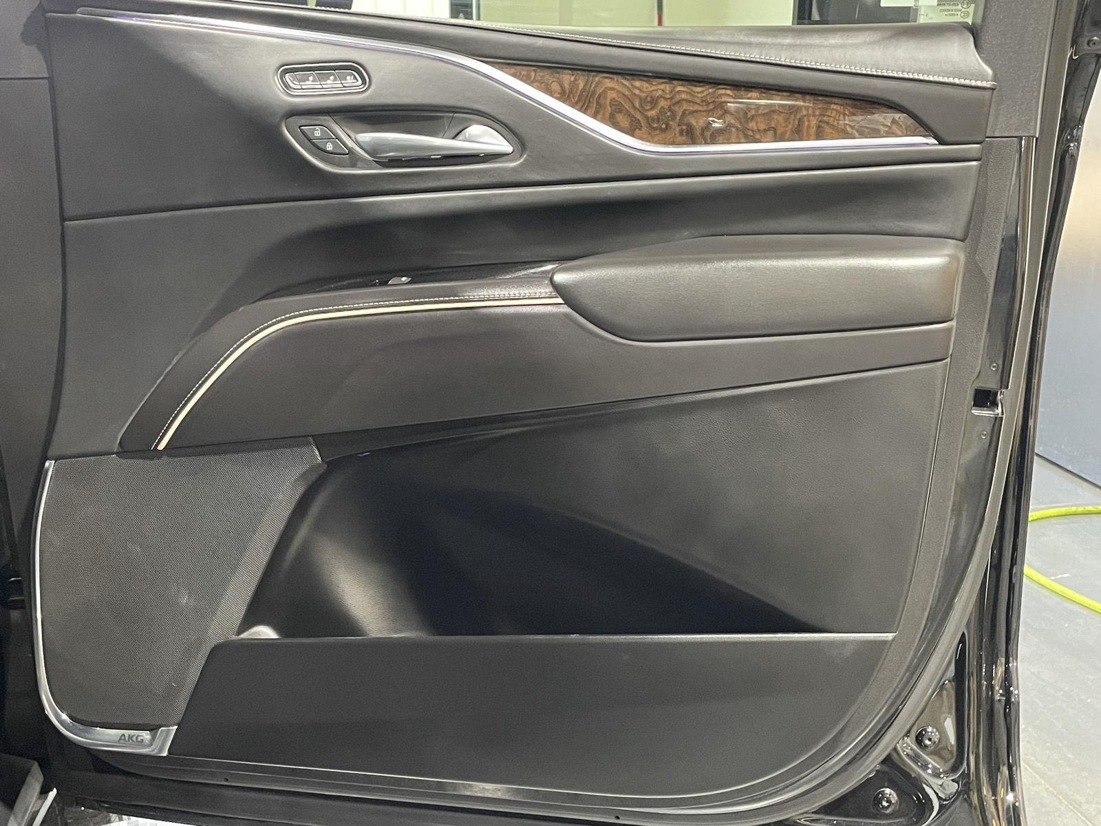 Vehicle photo 30