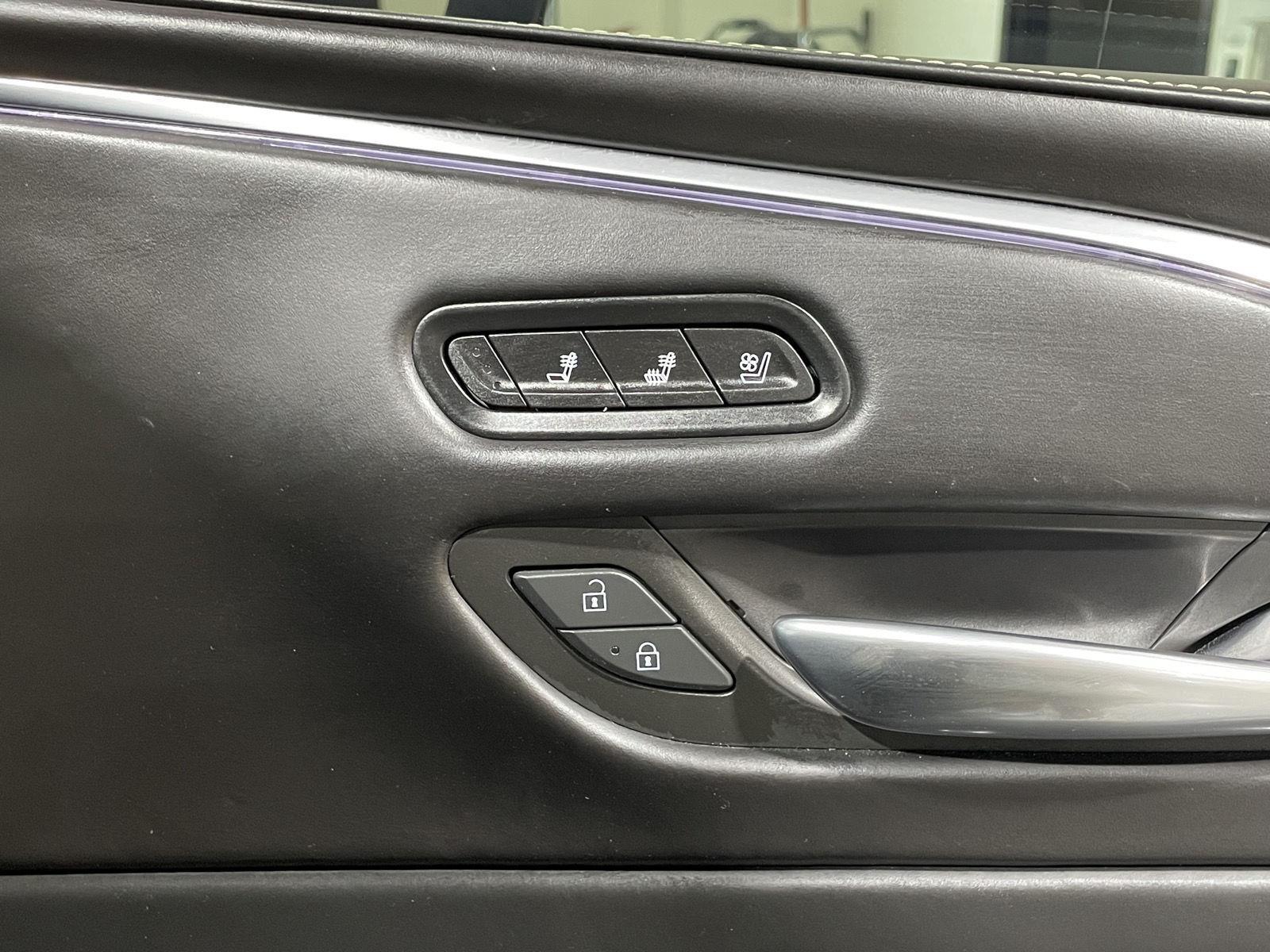 Vehicle photo 35