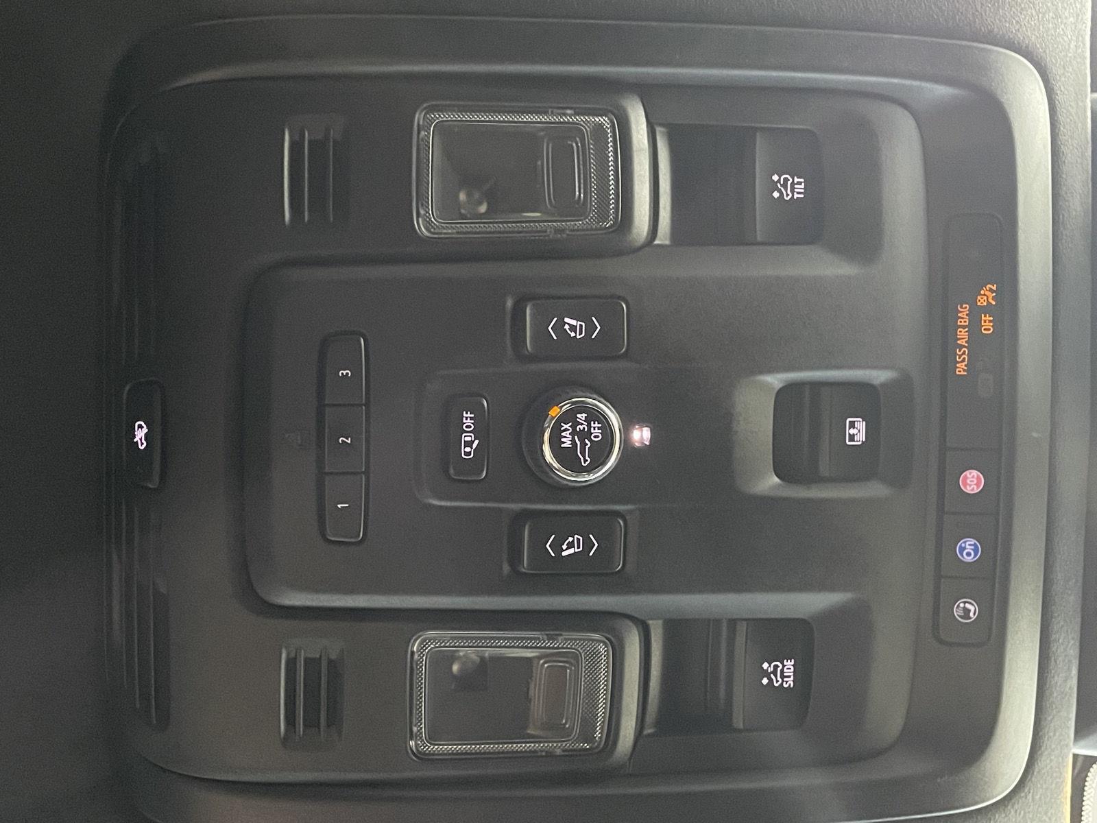 Vehicle photo 45