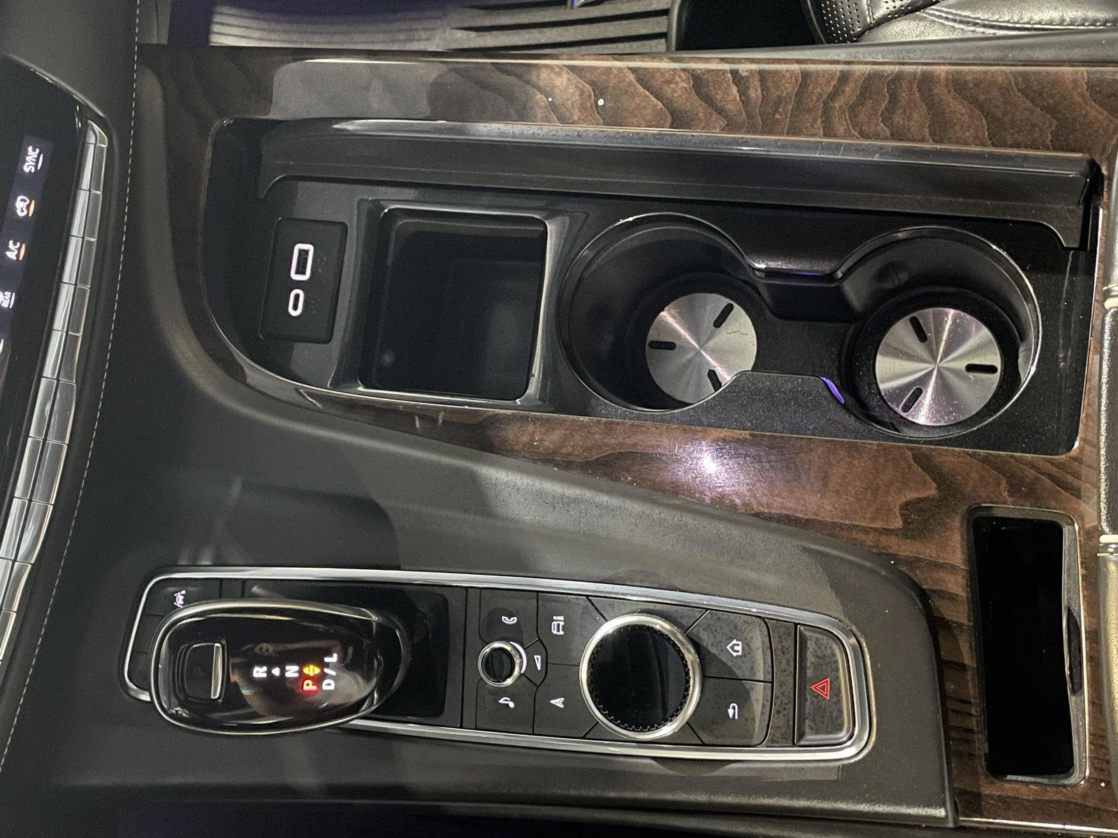 Vehicle photo 46