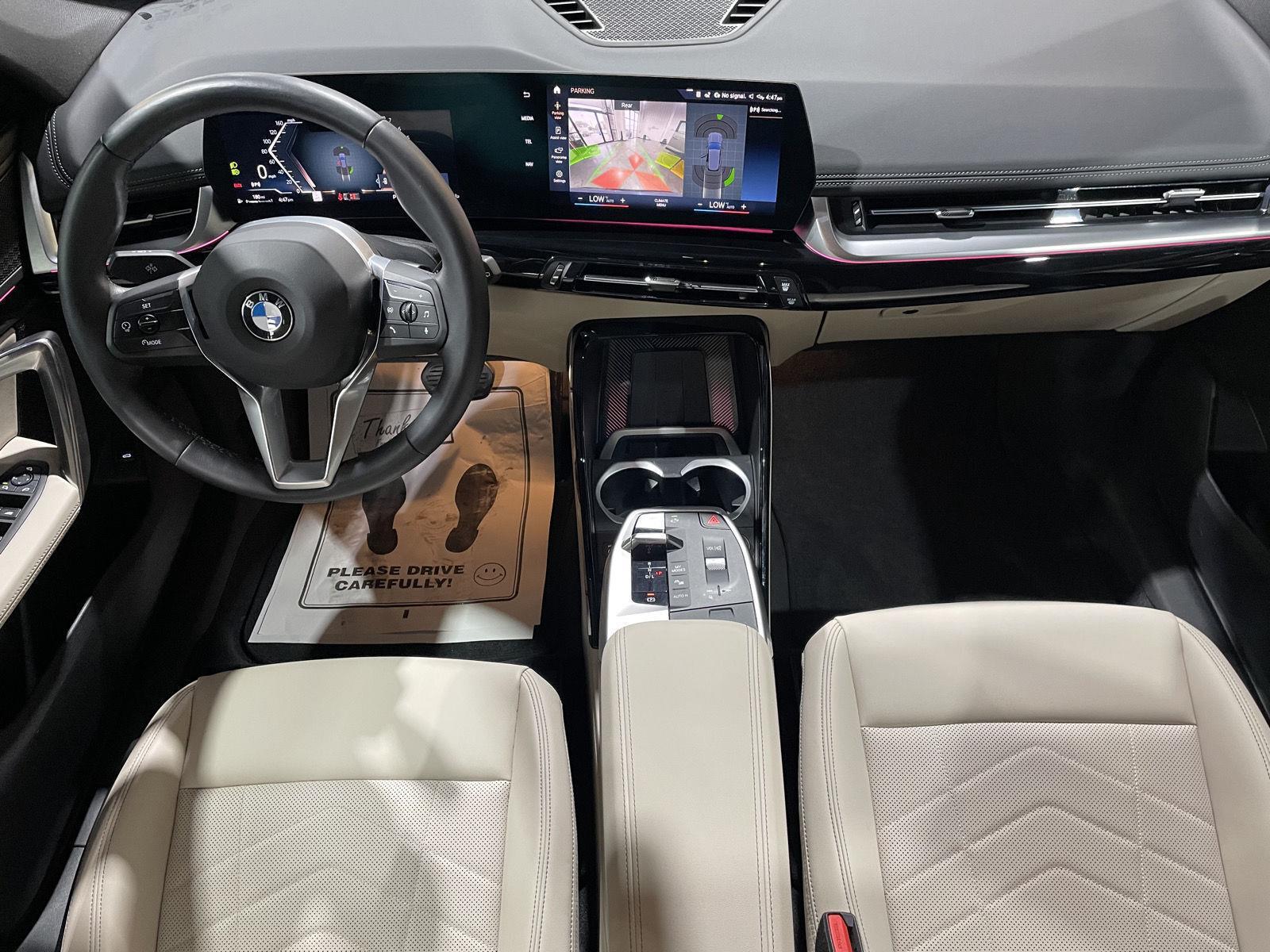 Vehicle photo 16