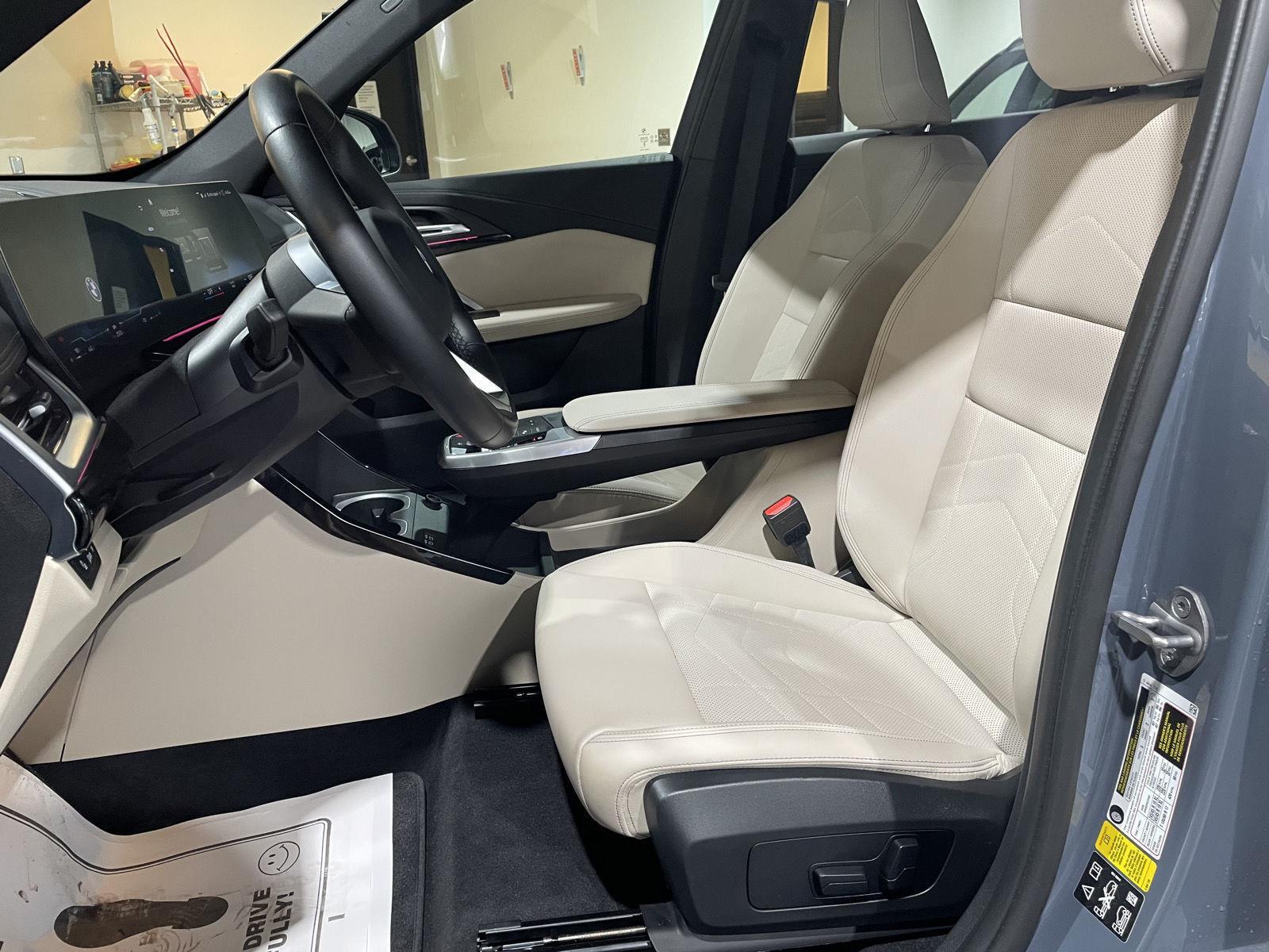 Vehicle photo 18