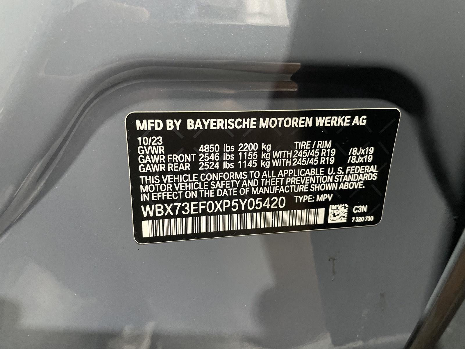 Vehicle photo 37