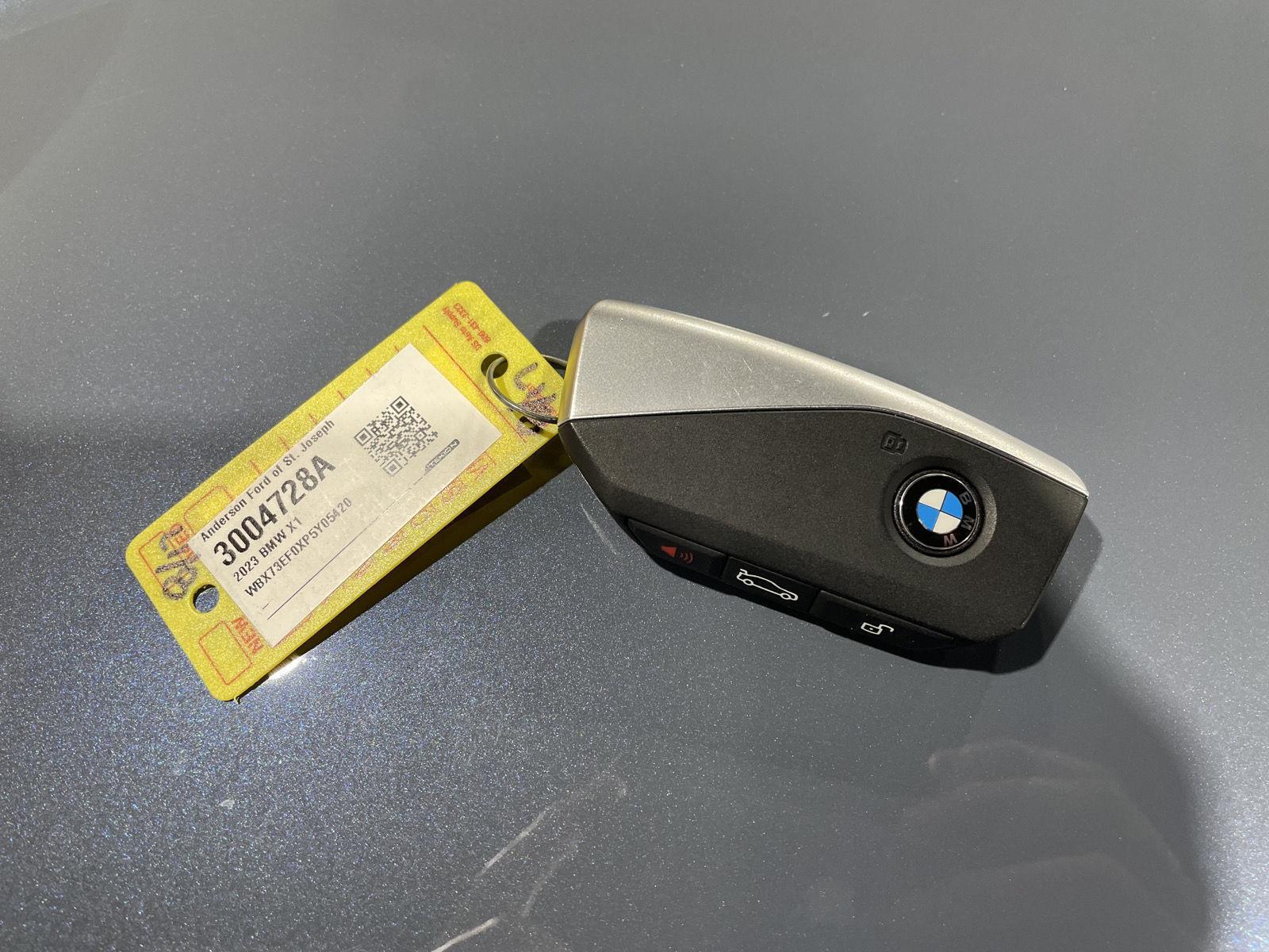 Vehicle photo 42