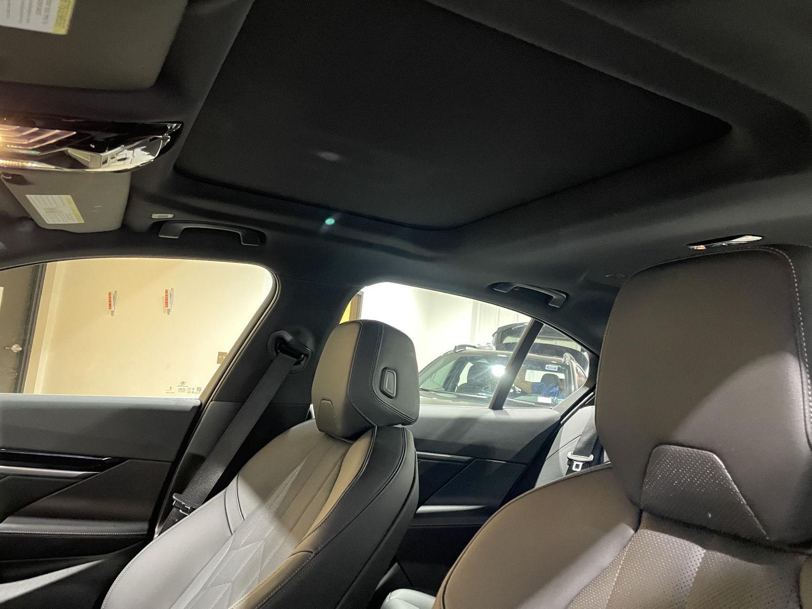 Vehicle photo 31