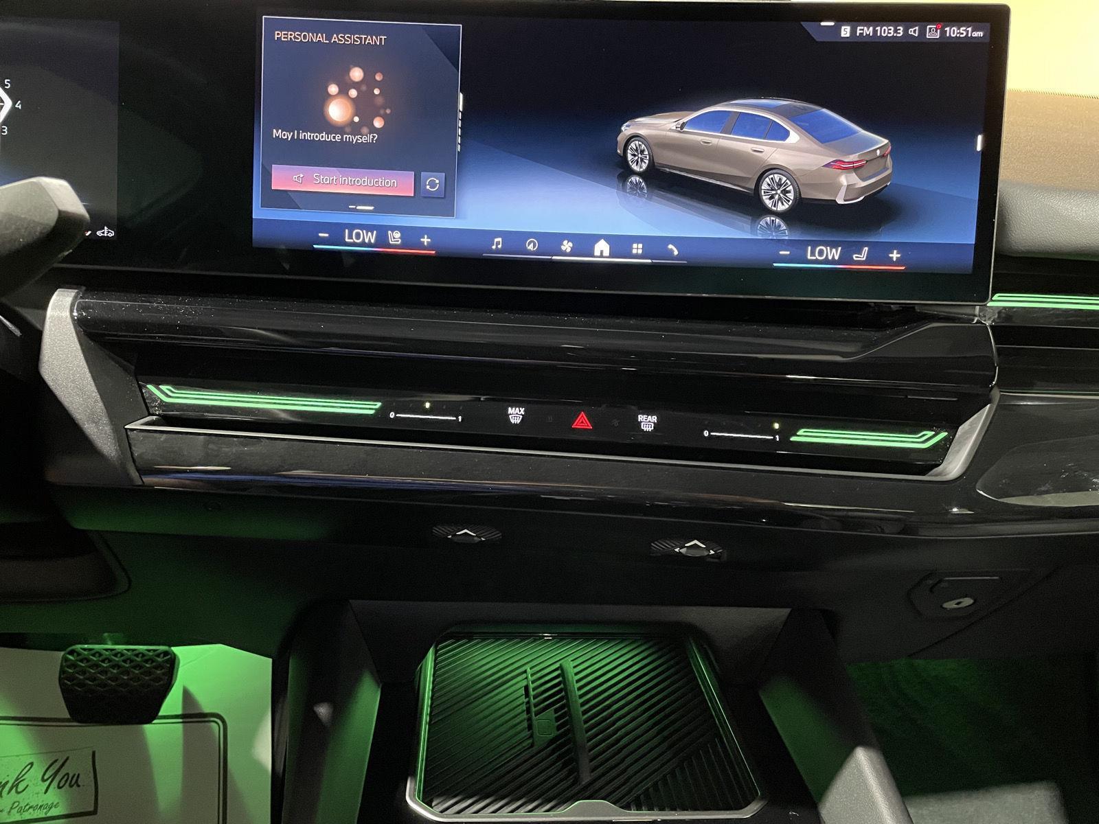 Vehicle photo 32