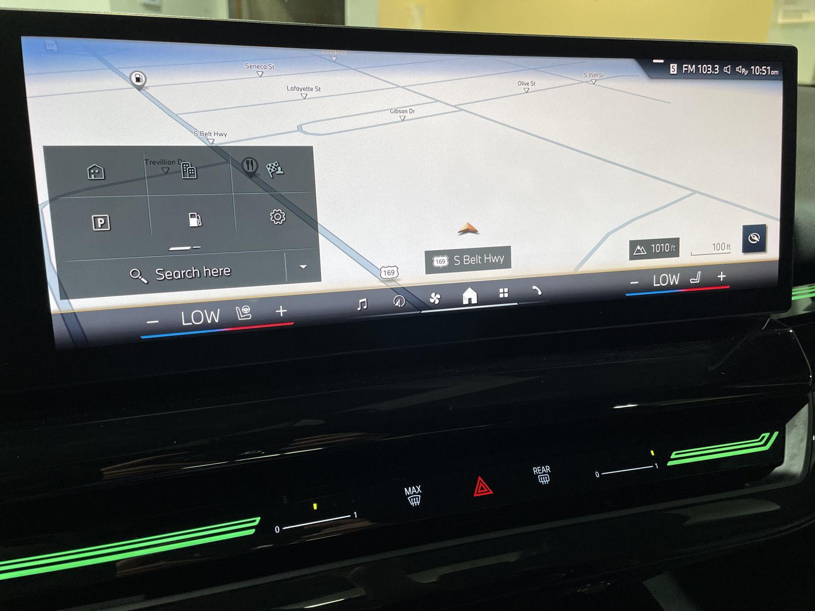 Vehicle photo 34